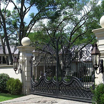 brama pałacowa
