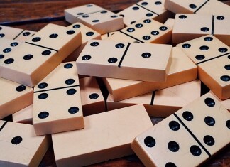czy dzieci powinny grać w domino?