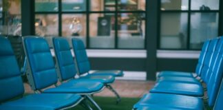 Jak naprawić krzesło z rattanu?