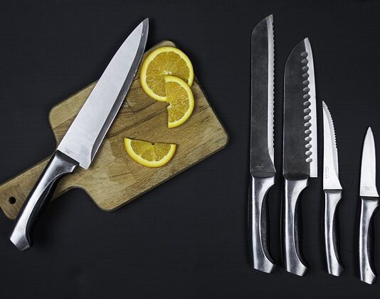 Czym wypełnić stojak na noże?