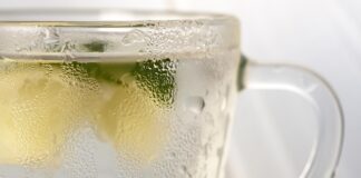 Czy soda kaustyczna to kret?