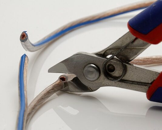 Czym się różni kabel głośnikowy od zwykłego?