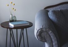 Jak dobrać stolik do narożnika?