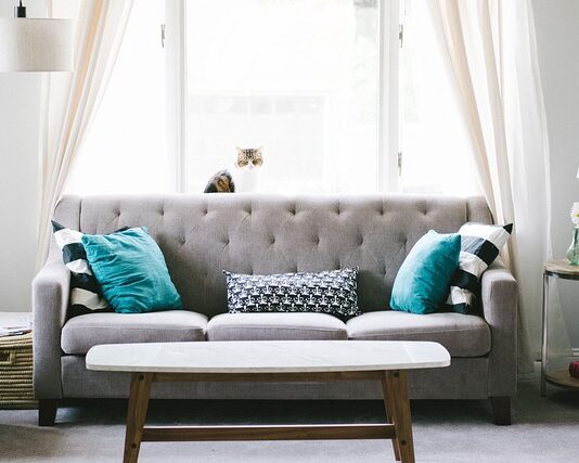 Skąd pochodzi słowo sofa?